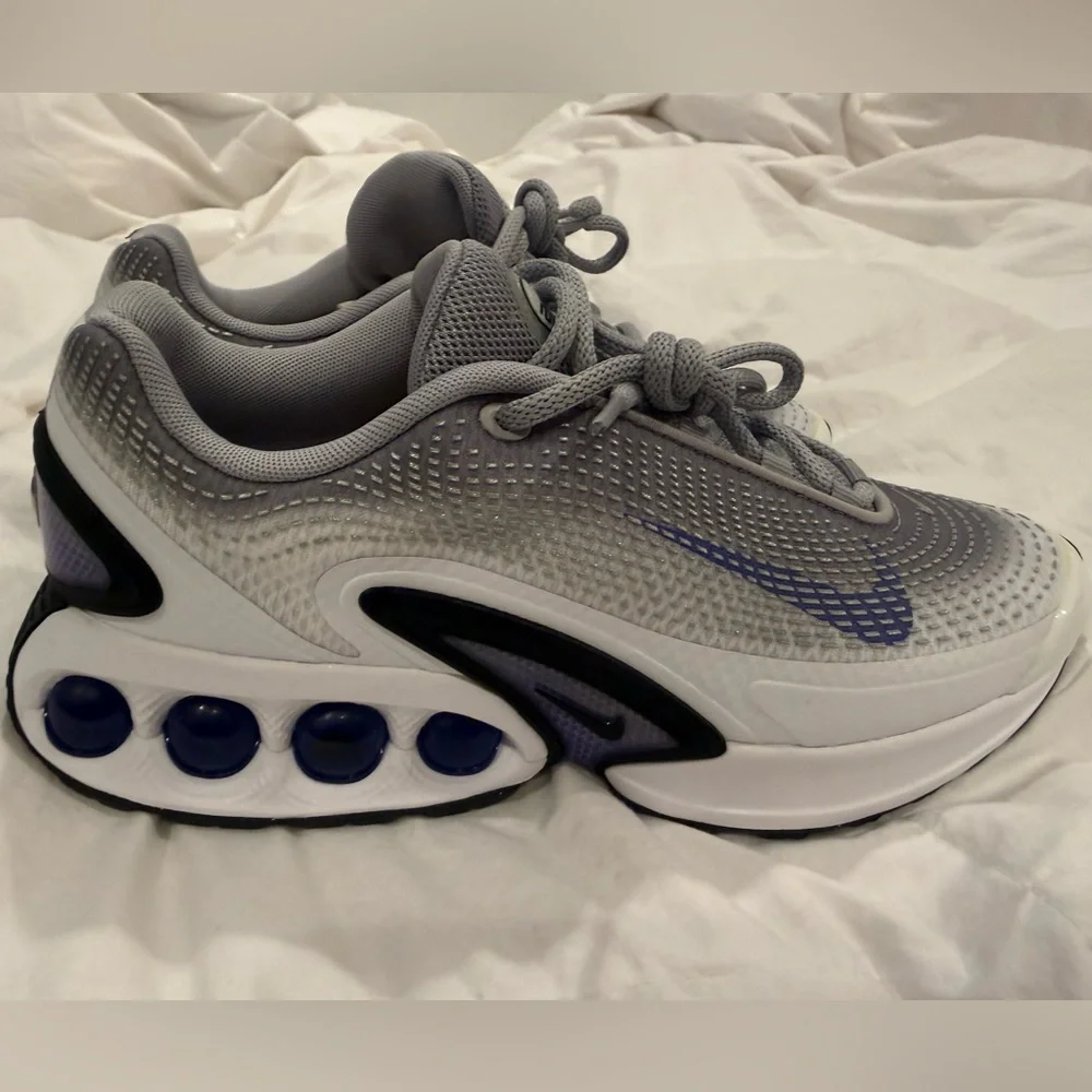 NIKE air max women’s size 9.5 - Picture 4 of 6